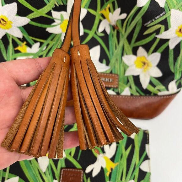 DOONEY and BOURKE Daffodil Drawstring Flower Tassel Bag with Wallet - Picture 3 of 16